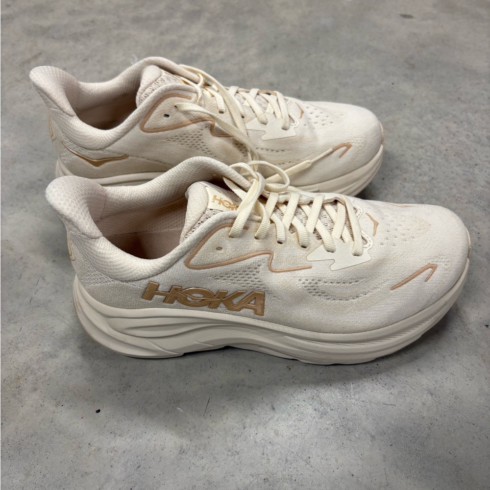 Hoka Clifton 10